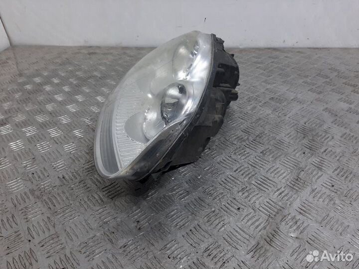 Фара Volkswagen Golf 5 (2003-2009)