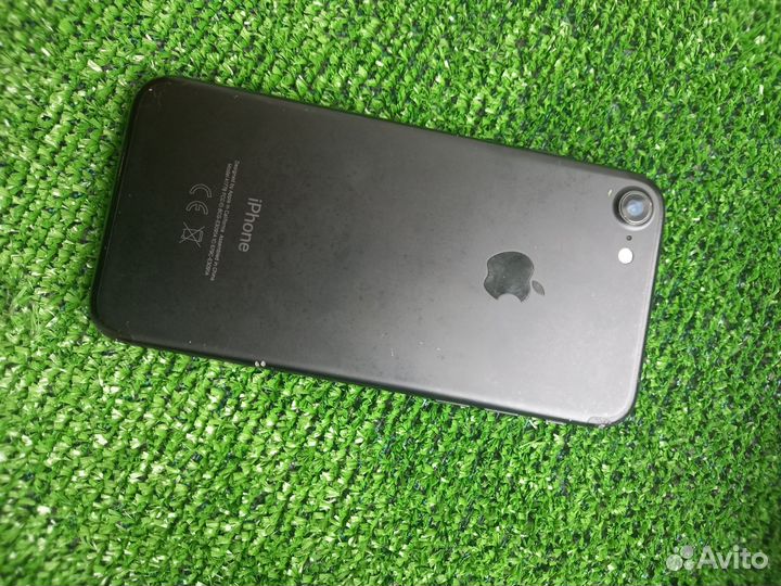 Телефон iPhone 7