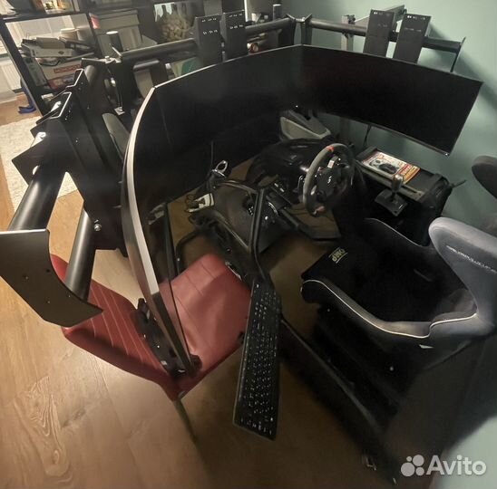 Кокпит для симрейсинга Fanatec со стойкой