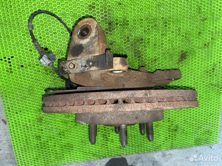 Ступица передняя левая Chevrolet Tahoe GMT900