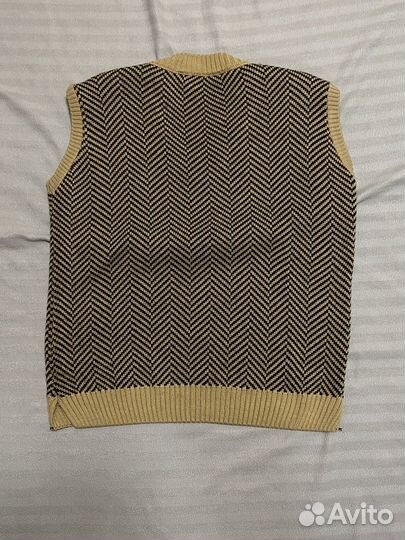 Жилетка женская вязанная