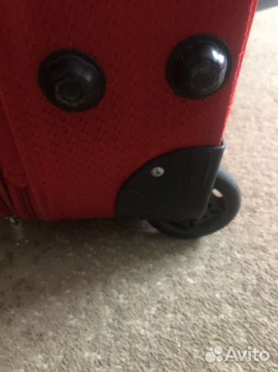 Чемодан на колесах размер s23/60/32