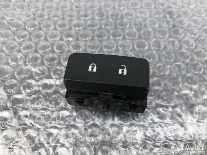 Кнопка центрального замка Chevrolet Camaro V 10-15
