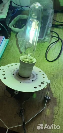 Лампа-светильник для гаража (дачи)