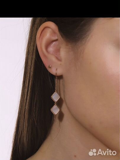 Золотые серьги с перламутром