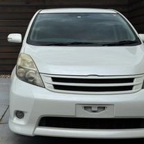 Toyota Isis 1.8 CVT, 2014, 89 000 км, с пробегом, цена 1 450 000 руб.