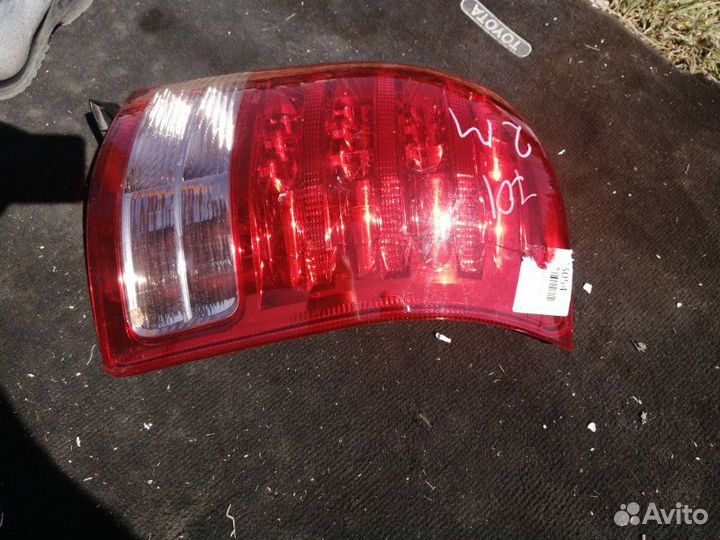Стоп-сигнал задний правый Toyota Wish ZNE10 2007