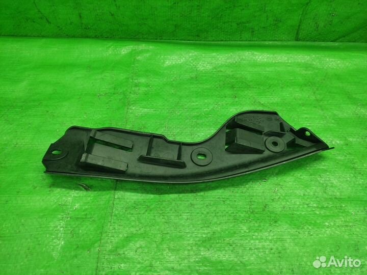 Направляющая бампера лев. зад. Volkswagen Touareg