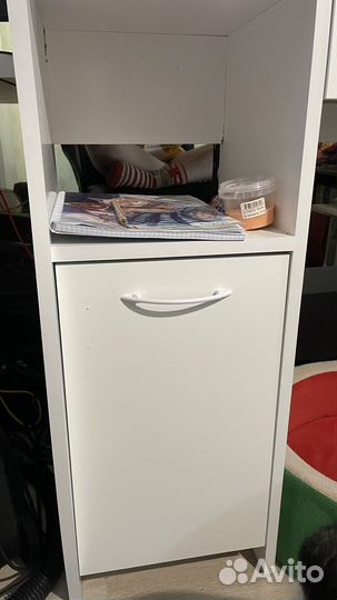 Туалетный косметический столик с зеркалом