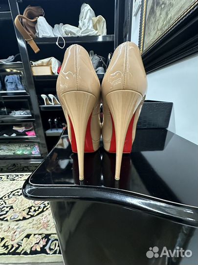 Босоножки Christian Louboutin Lady Peep