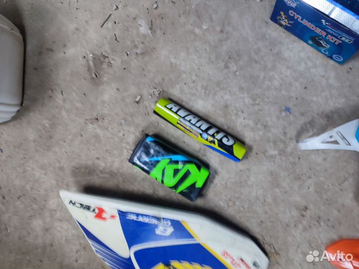 Пластик на мотоцикл эндуро разный