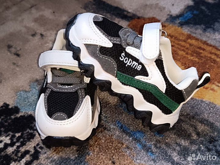 Кроссовки детские