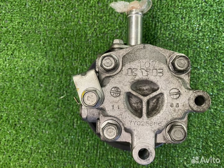 Насос гур lancer 10
