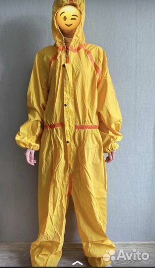 Защитный костюм