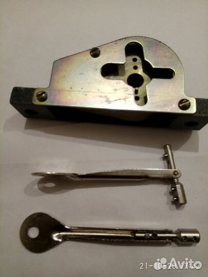 Замок для входных дверей и техпомещений