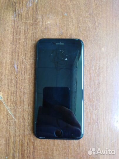 iPhone SE, 64 ГБ