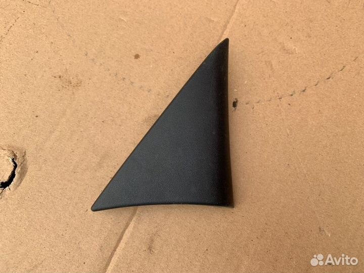 Уголок двери правый Toyota Corolla AE 100 5AFE