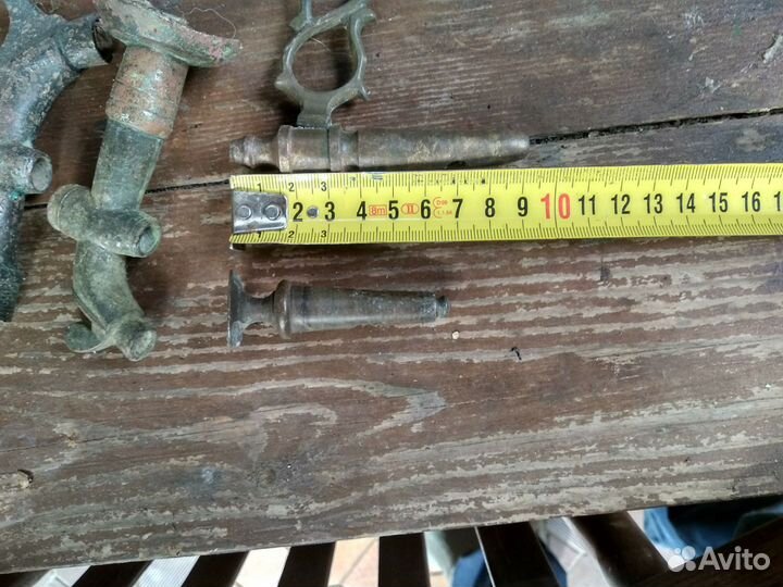 Детали для старинного самовара и умывальника