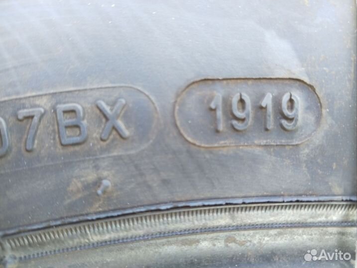 Michelin X-Ice North 4 215/65 R16 102T