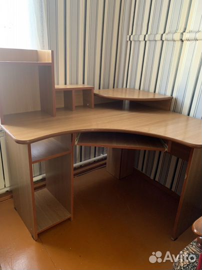 Компьютерный стол