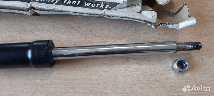 Амортизатор передний Ауди 80/90/Пассат Б3