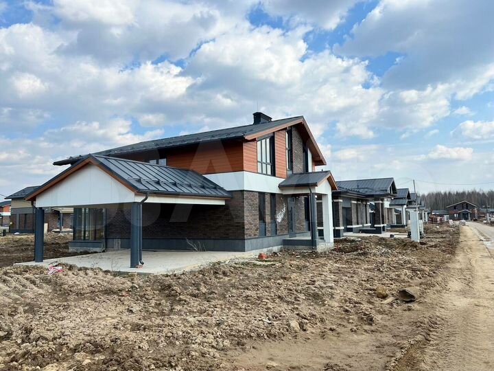 Дом 235,4 м² на участке 7,8 сот.
