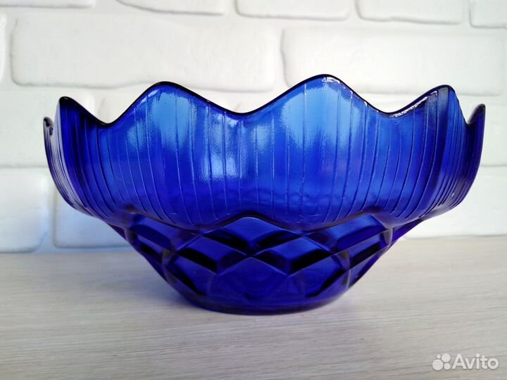Большая салатница. Синее стекло. СССР
