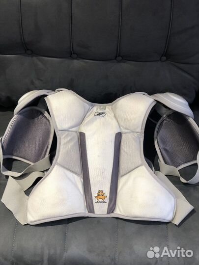 Нагрудник хоккейный взрослый