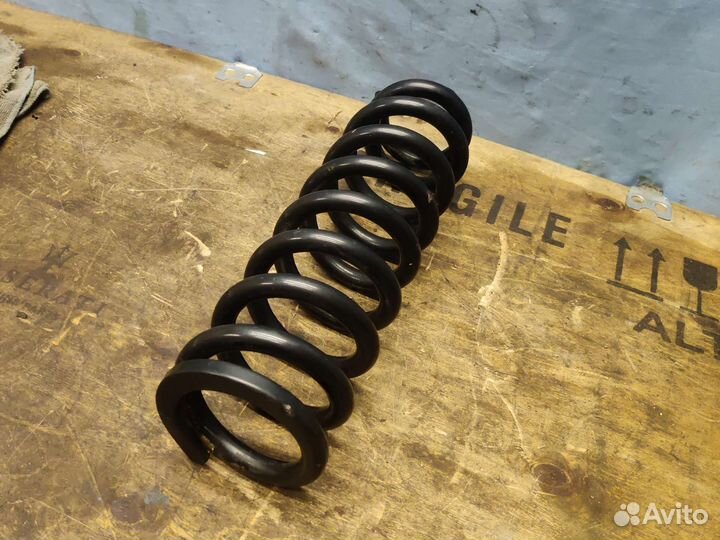 Пружина передняя левая Toyota LC200 2016г 1vdftv