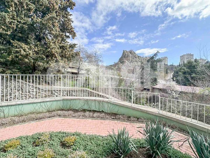 2-к. апартаменты, 74,9 м², 1/3 эт.