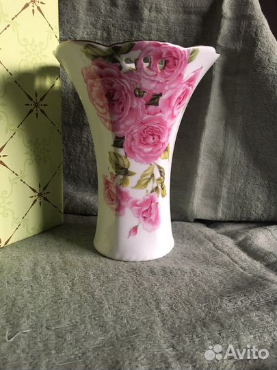 Ваза, фарфор