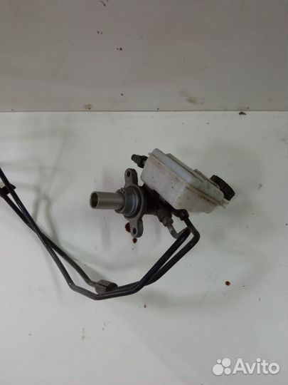 Главный тормозной цилиндр Ford Focus 3