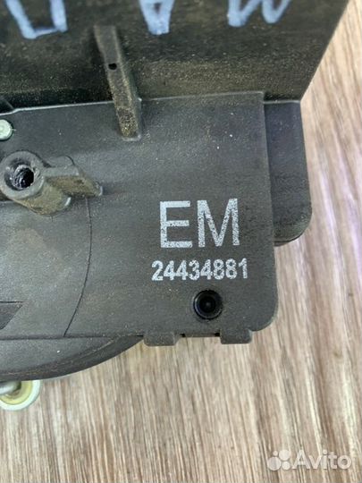 Замок двери передний правый Opel Meriva A минивэн