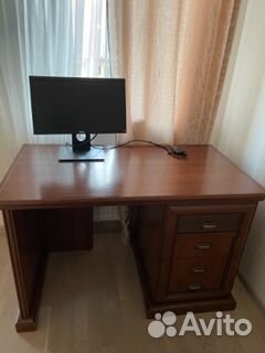 Письменный стол