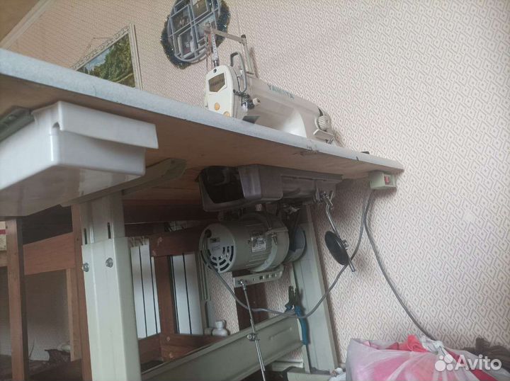 Продам швейную машинку