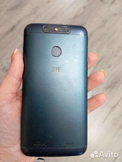 ZTE Blade V8 lite, 2/16 ГБ
