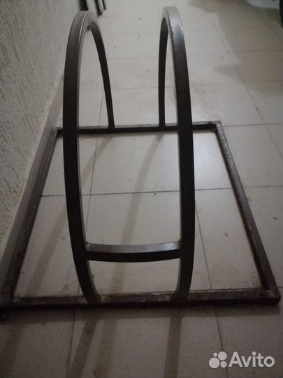 Стойка для хранения велосипеда