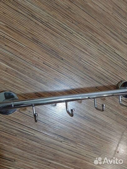 Вешалка для полотенец 4 крючка хром