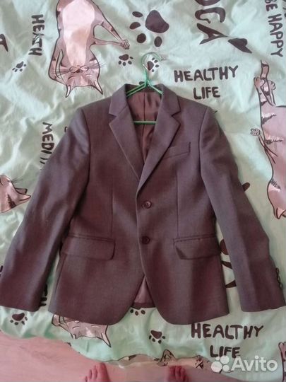 Школьный костюм для мальчика 128 серый