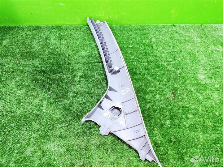 Обшивка правой стойки Toyota Yaris P90 2010