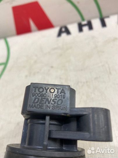 Катушка зажигания Toyota Avensis T25 1zzfe 2008