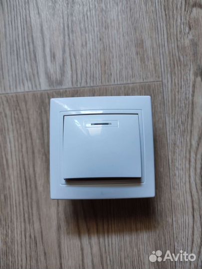 Выключатель одноклавишный с подстветкой