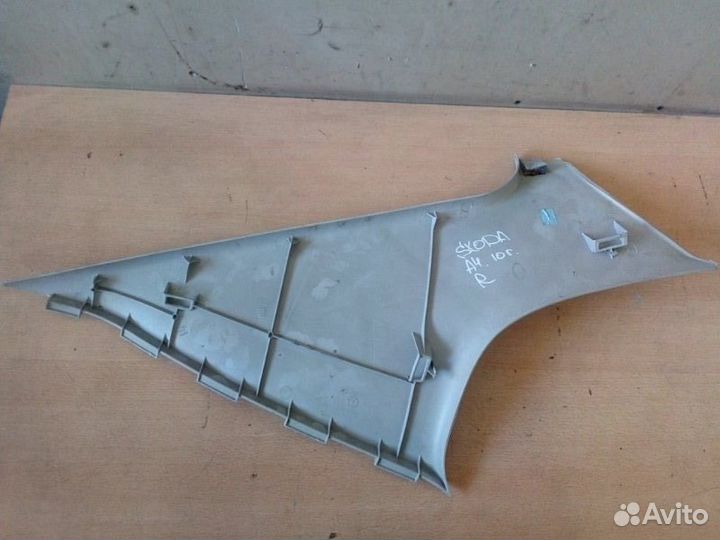 Обшивка стойки задняя правая Skoda Octavia A4 1.6