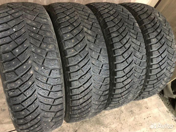 Michelin X-Ice North 4 215/65 R16