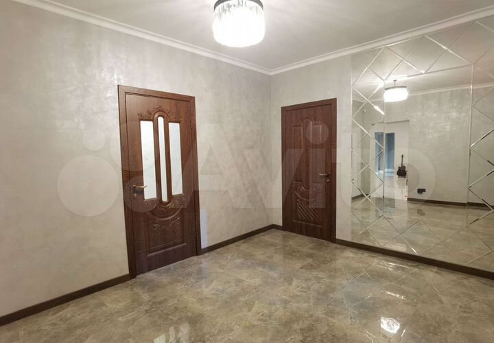 Дом 404 м² на участке 13 сот.