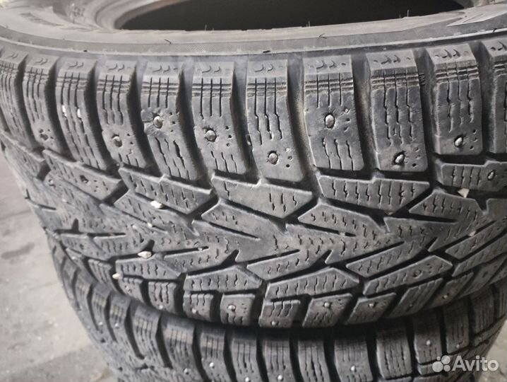 Nokian Tyres Hakkapeliitta 7 215/65 R16