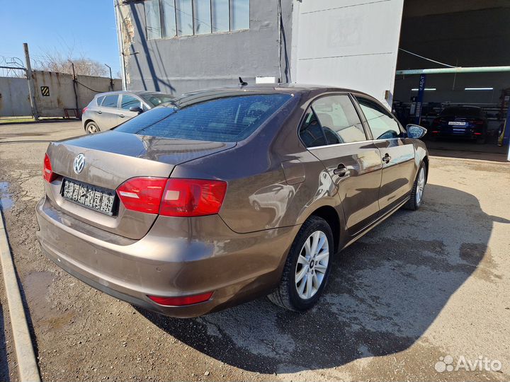 В разборе Volkswagen Jetta 6