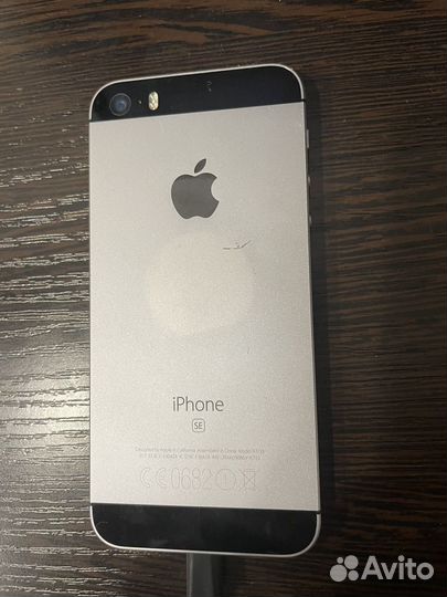 Телефон iPhone 5se