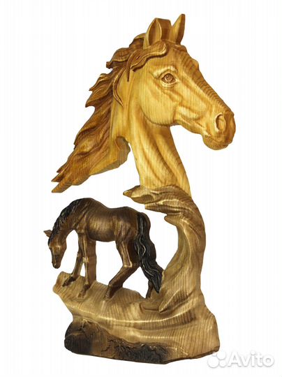 Резное панно из дерева 