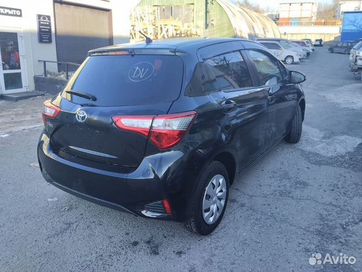 Toyota Vitz 1.0 CVT, 2017, 11 000 км